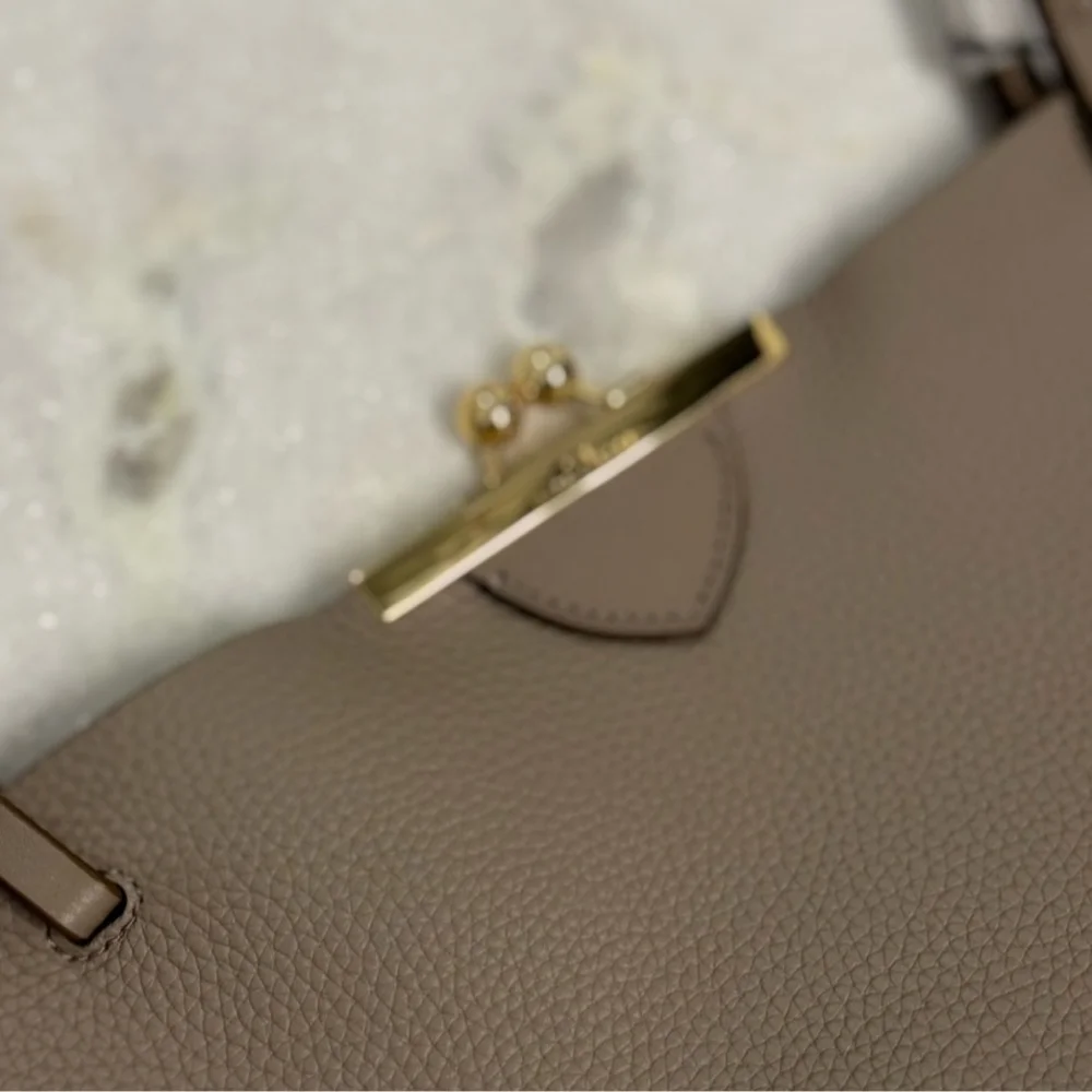 NWT Marc Jacob's Tote Bag in cement - Picture 2 of 15